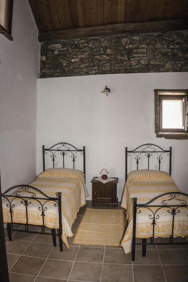 Albergo Diffuso Il Mandorlo Baressa Eksteriør billede